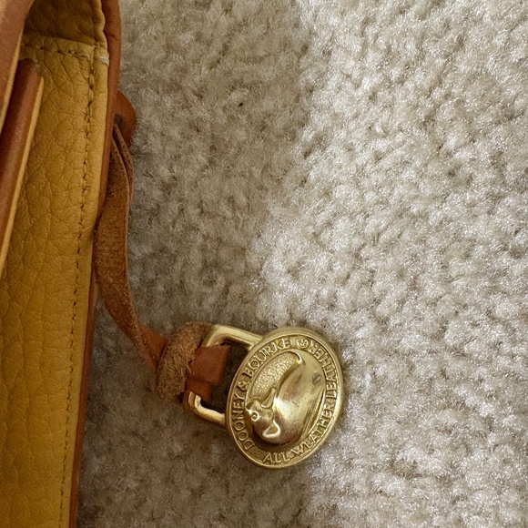 COPY - Vintage Dooney & Bourke crossbody - Picture 2 of 6